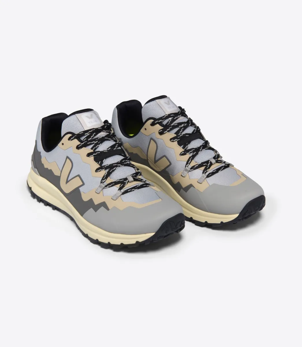 FITZ ROY LIGHT TREK-SHELL SHARK ALMOND>VEJA New