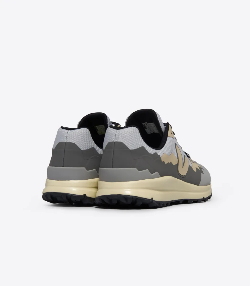 FITZ ROY LIGHT TREK-SHELL SHARK ALMOND>VEJA New