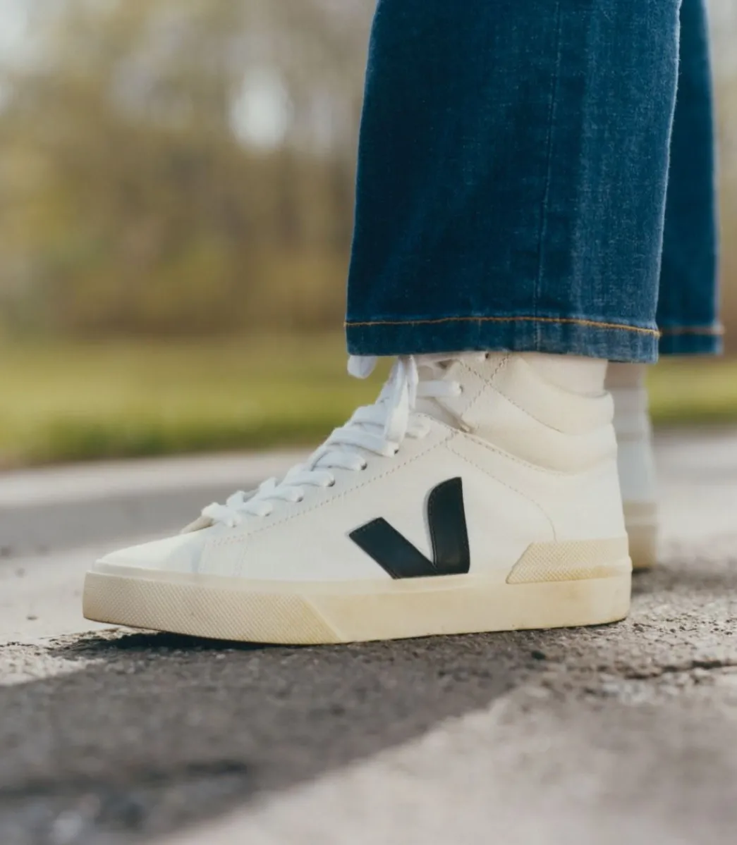 MINOTAUR LEATHER WHITE BLACK BUTTER>VEJA Online