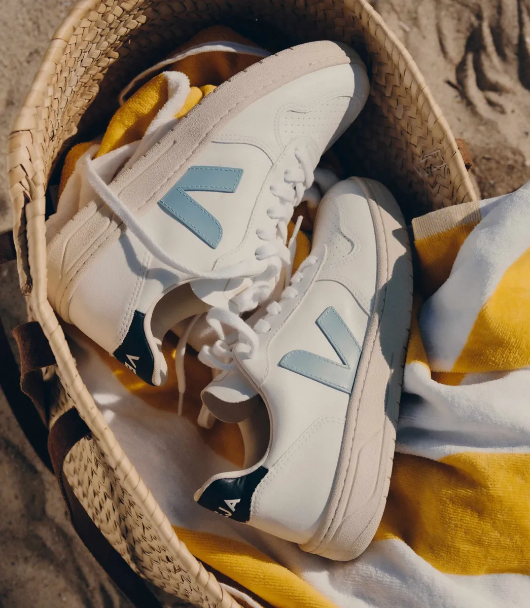 V-10 CWL WHITE STEEL NAUTICO>VEJA Outlet
