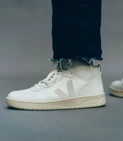 V-15 LEATHER WHITE><noscript><img width=