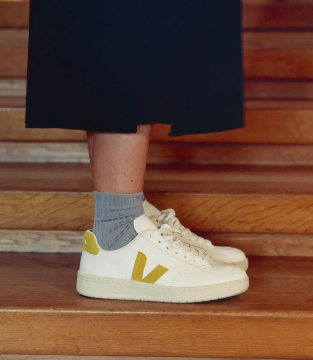 V-12 LEATHER WHITE LIQUOR>VEJA Fashion