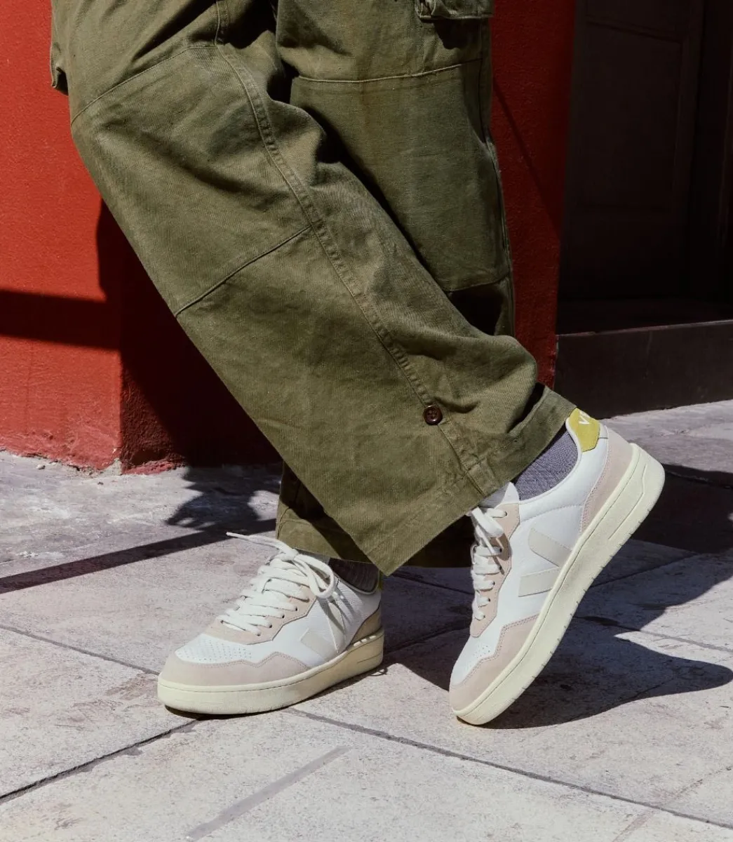 V-90 LEATHER WHITE PIERRE LIQUOR>VEJA Sale